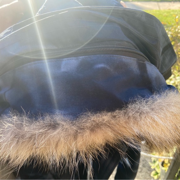 Small Canada Goose Rossclair Parka - Picture 11 of 16